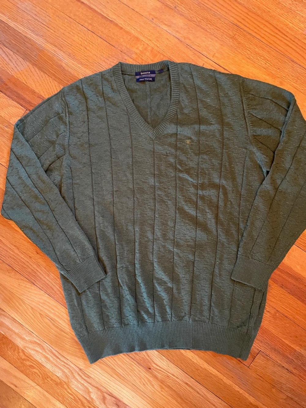 MONTE CARLO LUXURIA Silk/Wool Blend Olive V-Neck Pattern  Luxury Knit Sweater